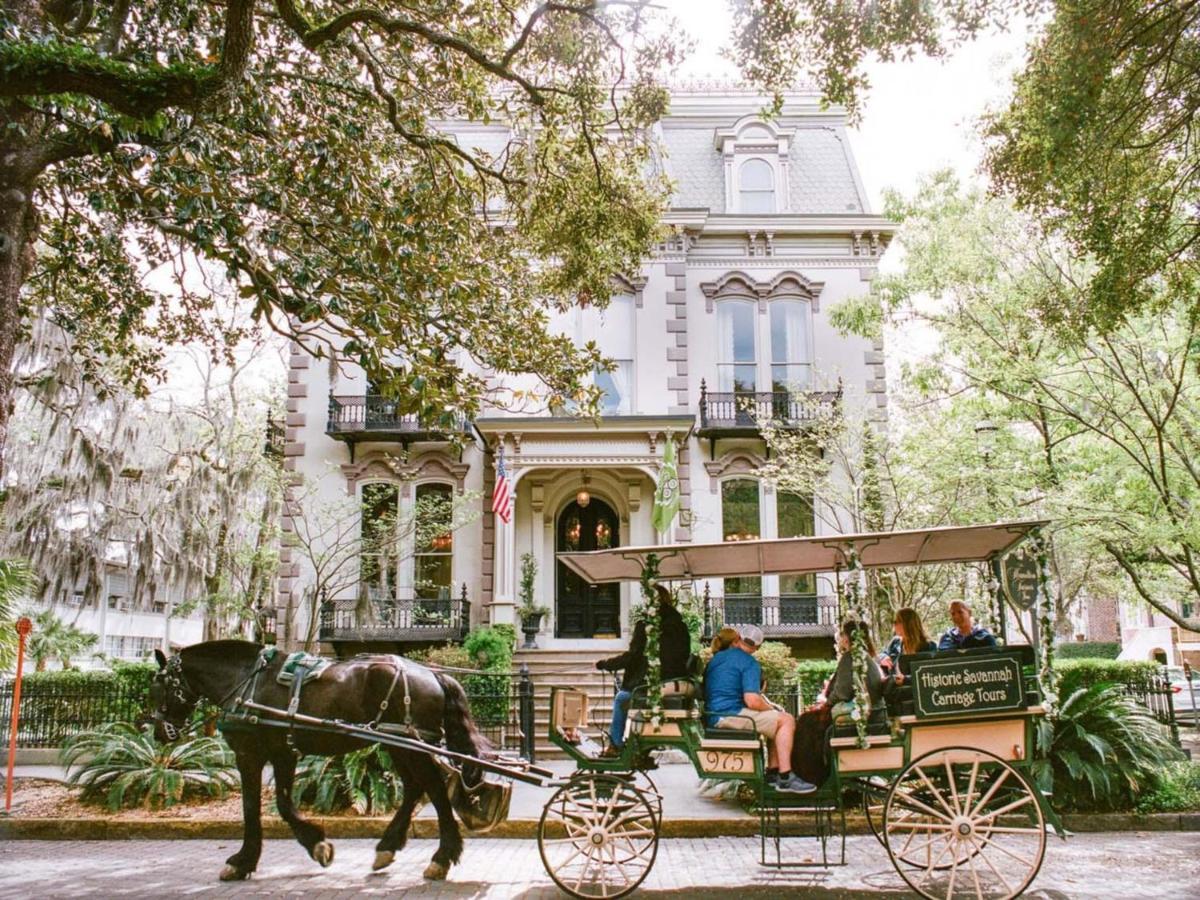Сasa de vacaciones Southern Charmer-historic District Downtown-front Porch-walk Score 90!!-private Parking-1 Minute To Forsyth Park Savannah