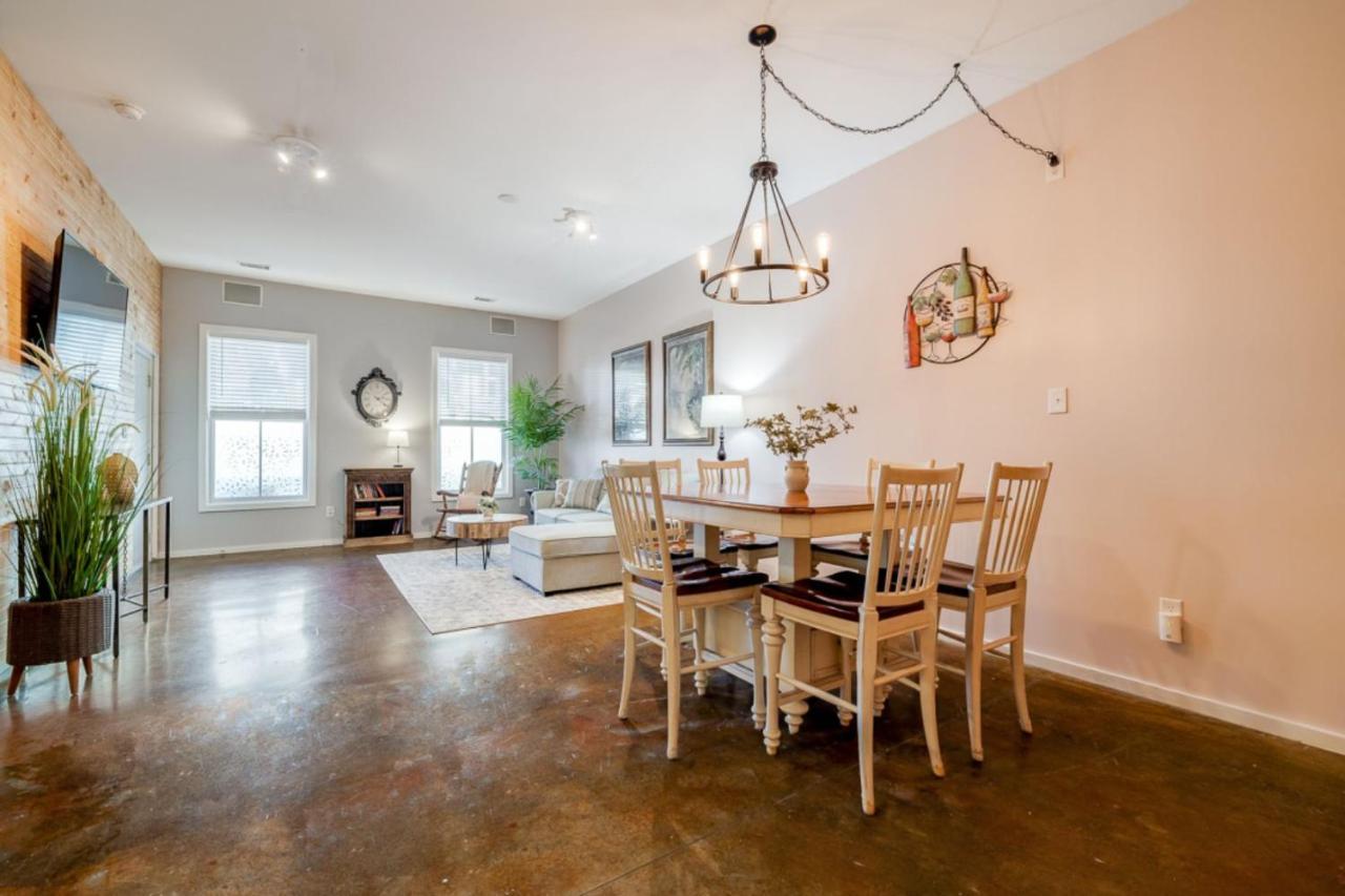 Сasa de vacaciones Southern Charmer-historic District Downtown-front Porch-walk Score 90!!-private Parking-1 Minute To Forsyth Park *